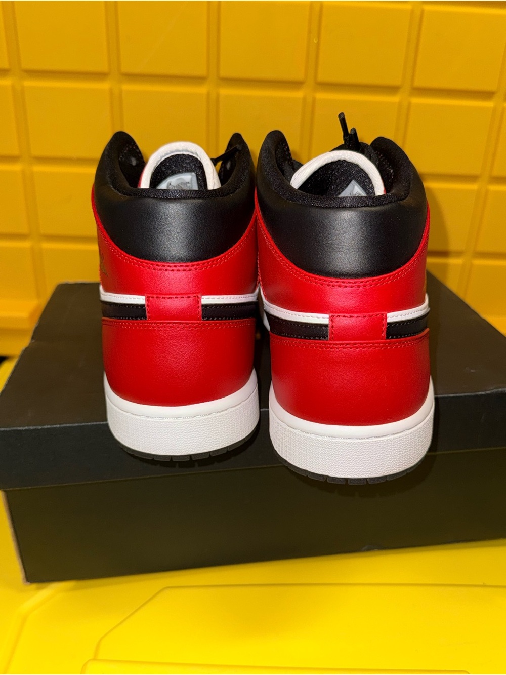 Jordan 1 Mid Men's Shoes - Red/White/Black Size 13 Men - Picture 3 of 5